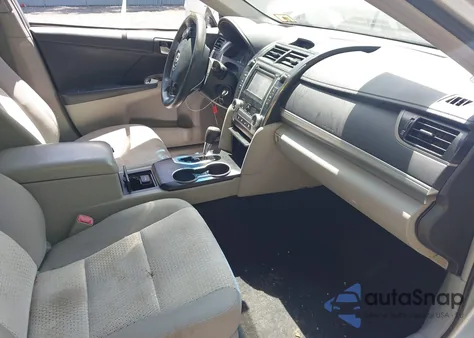 2012 Toyota Camry Le z USA, uszkodzony, nr VIN 4T1BF1FK2CU555529